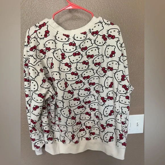 Hello Kitty Sanrio pullover sweatshirt white XL - Picture 2 of 3